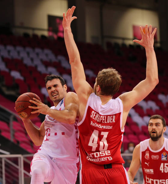 但球队在防 但球队在防